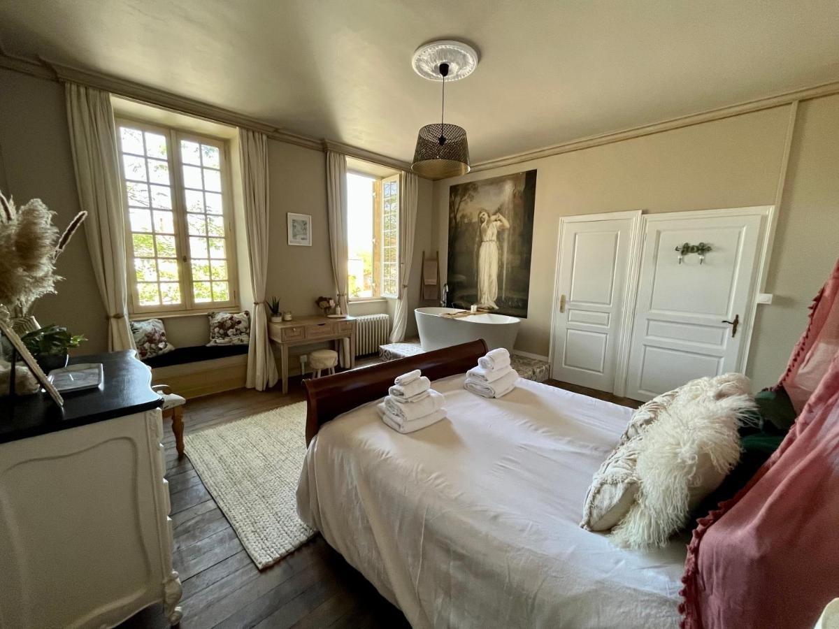 Maison De Mags & Mags Bed & Breakfast Lanouaille Bagian luar foto