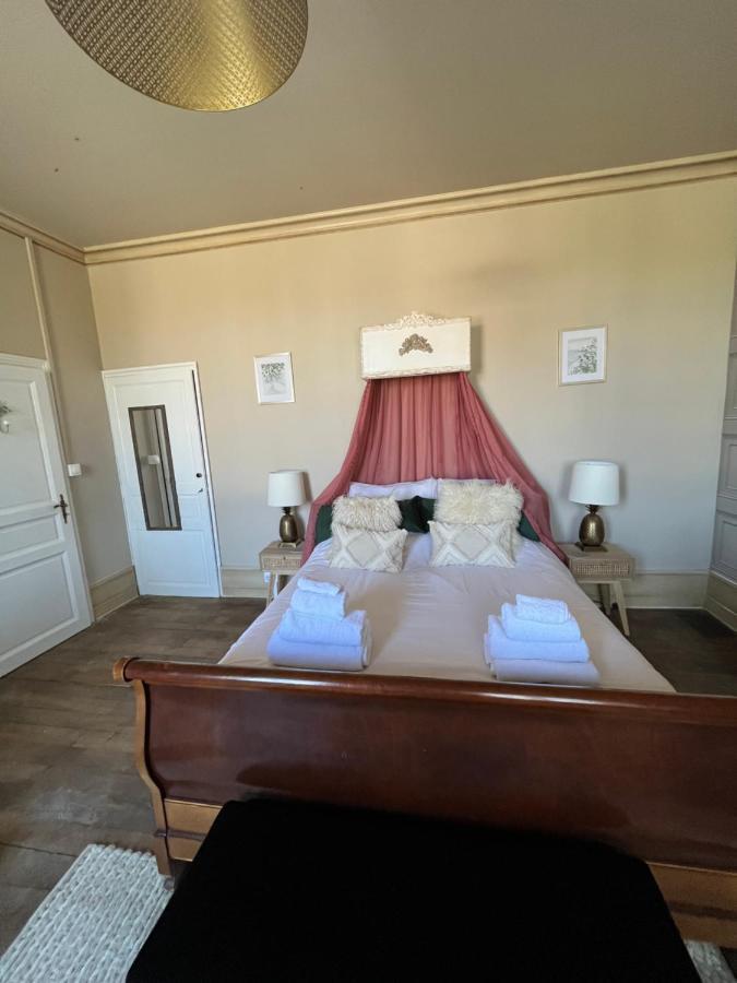 Maison De Mags & Mags Bed & Breakfast Lanouaille Bagian luar foto