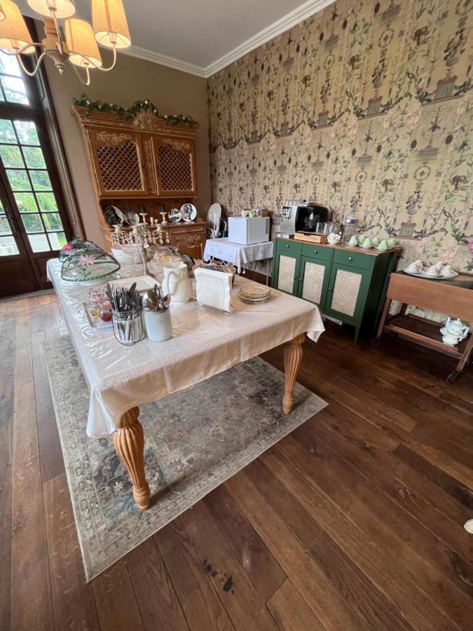 Maison De Mags & Mags Bed & Breakfast Lanouaille Bagian luar foto